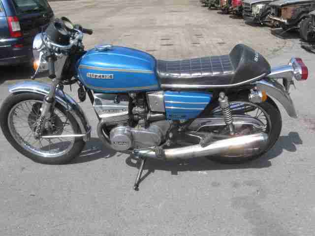 SUZUKI GT 380 Baujahr 1974 mit KFZ Brief aus 3 Hand abgemeldet 2006 MOTOR LÄUFT