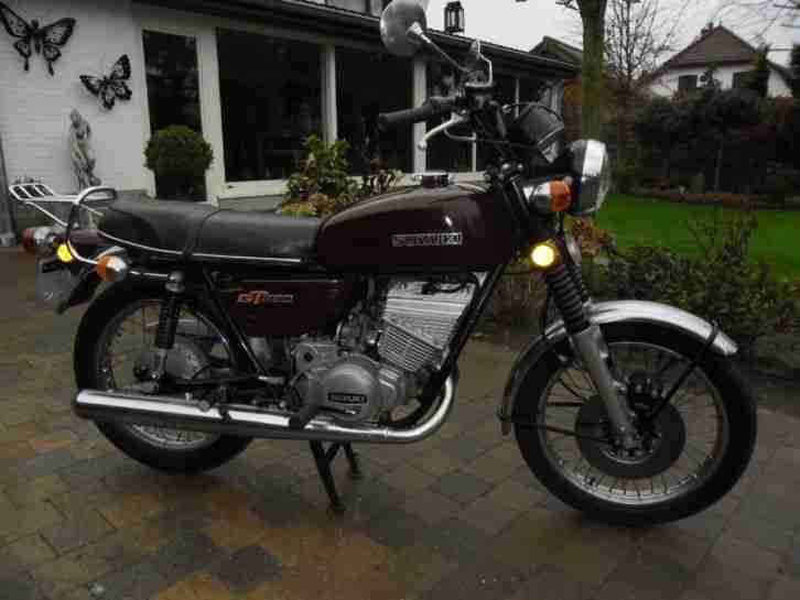 SUZUKI GT250