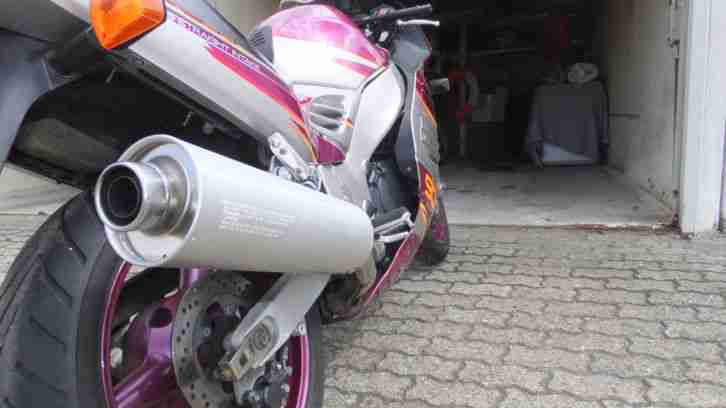 SUZUKI RF900R RSII