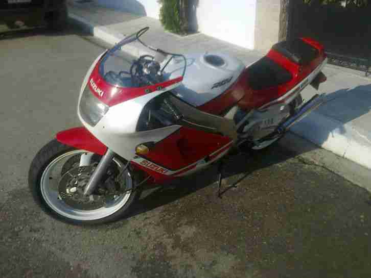 SUZUKI RGV 250 GAMMA