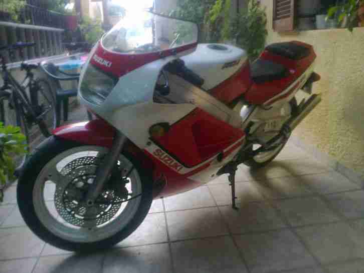 SUZUKI RGV 250 GAMMA