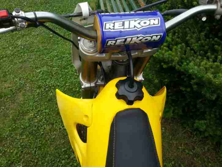 SUZUKI RM 125 super mx-bike
