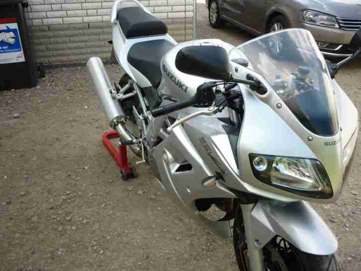 SUZUKI SV 1000 S = TÜV NEU = BJ 2005 = 120PS = TOP-ZUSTAND =