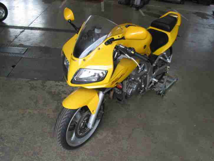 SUZUKI SV650/S nur 5236 KM TOP
