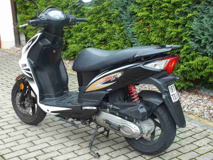 SYM Motorroller 50 ccm Top! 3 Jahre 2700 km Neue Batterie Gebrauchsspuren
