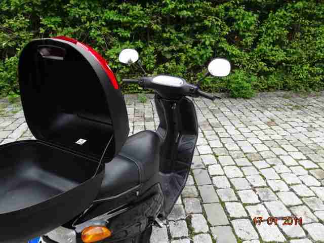 Scheckheft gepflegter aus 1.Hand TPH 125ccm schwarzer Motorradroller