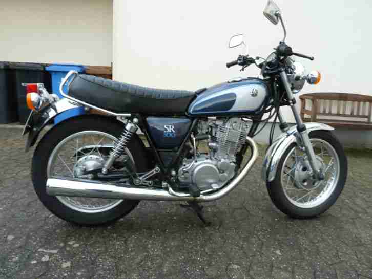 Schickes Motorrad SR 500 Klassiker