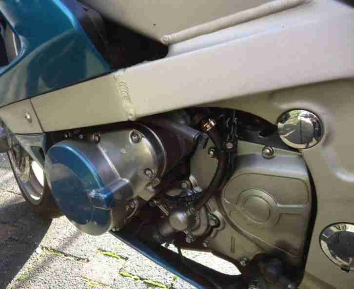 Schöne Kawasaki ZZR 600-29.318 km gelaufen Baujahr.1994-23 Jahre alt