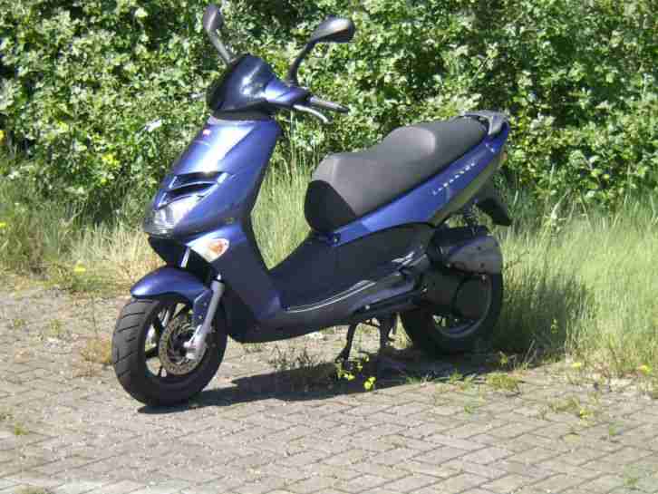 Schöner Aprilia Leonardo 125ccm Roller mit Topcase TÜV bis Juni 2016