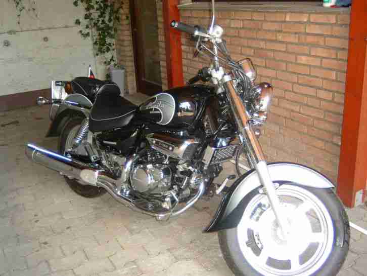 Schönes Motorrad (Chopper, 125 ccm ) erst 1100 Km gelaufen.