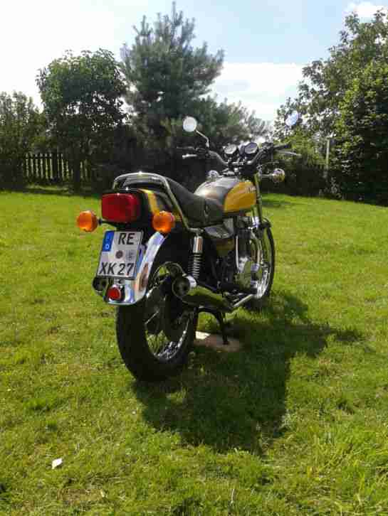 Schönheit aus den 70ern der 750er Twin von Kawasaki Pokalgewinnerin