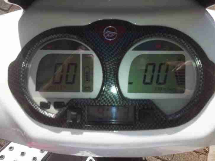 Scooter Roller Keeway Scooter RY8 entdrosselt 45Km/h Roller, Mofa Moped