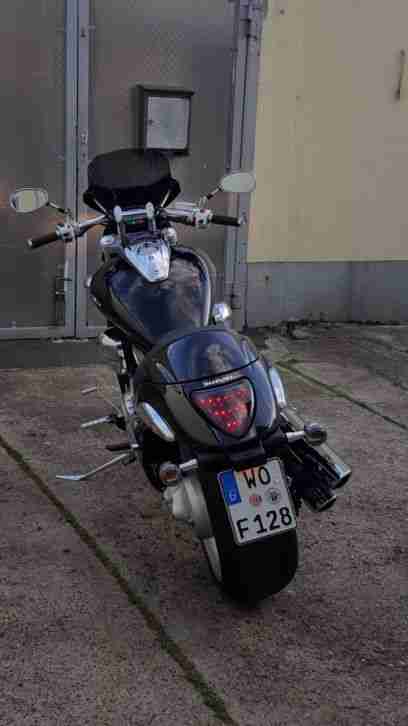 Sehr Gepfl. SUZUKI INTRUDER Schwarz 1800 BJ 03. 2015