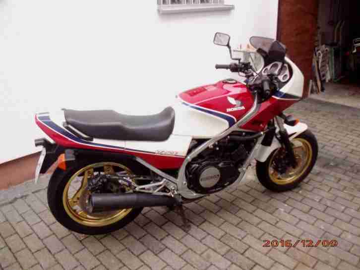 Sehr gepflegte Honda VF750 FOUR TÜV 6/17
