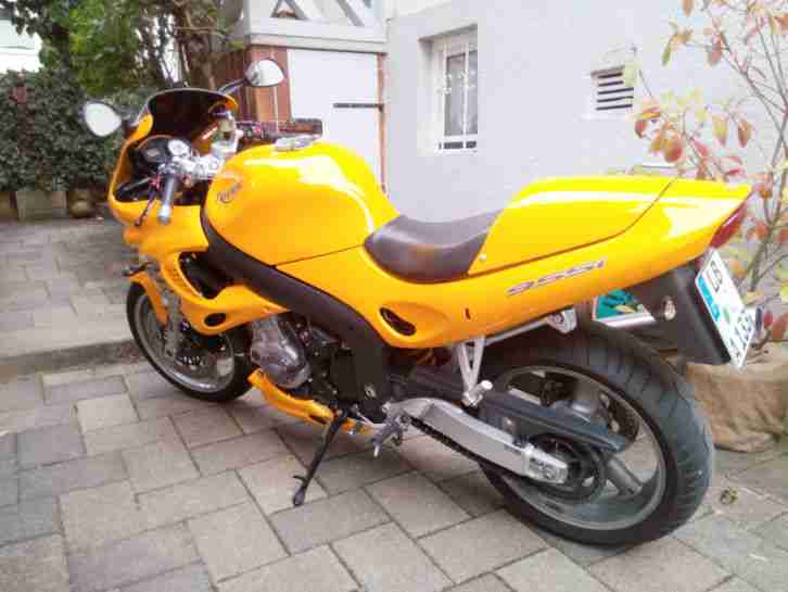 Sehr gepflegte Triumph Sprint RS mit wenig km