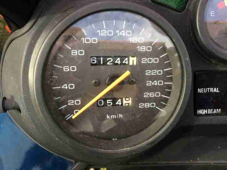 Sehr gut erhaltene SUZUKI GSX 750F - Oldtimer