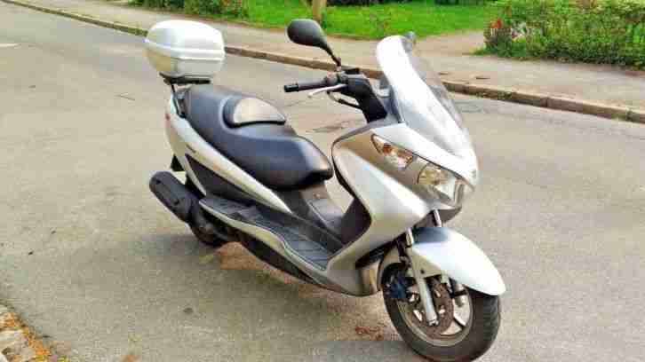 Sehr guter Suzuki Burgman UH 200 Model 2009 Tüv Asu heute Neu 04/2020 fährt Top