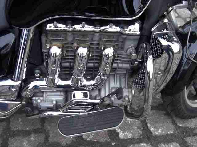 Sehr schöne Rocket 3 mit wenig km