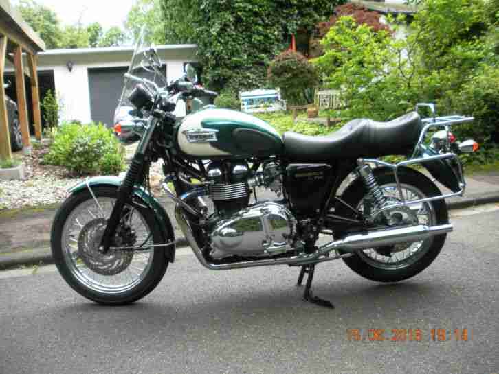 Sehr schöne Triumph Bonneville T100