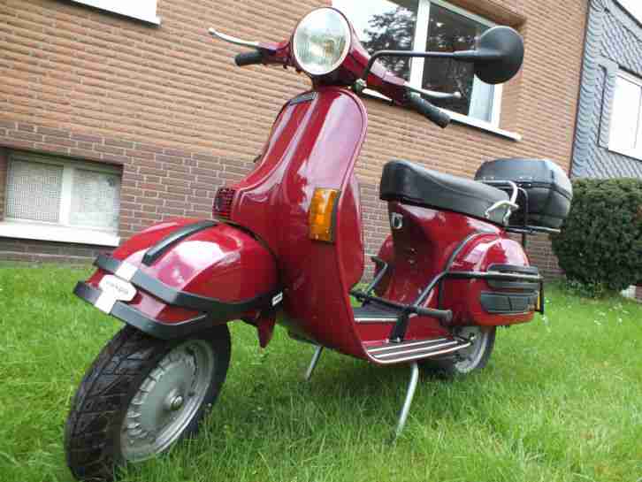 Sehr schöne Vespa P80X von 1982