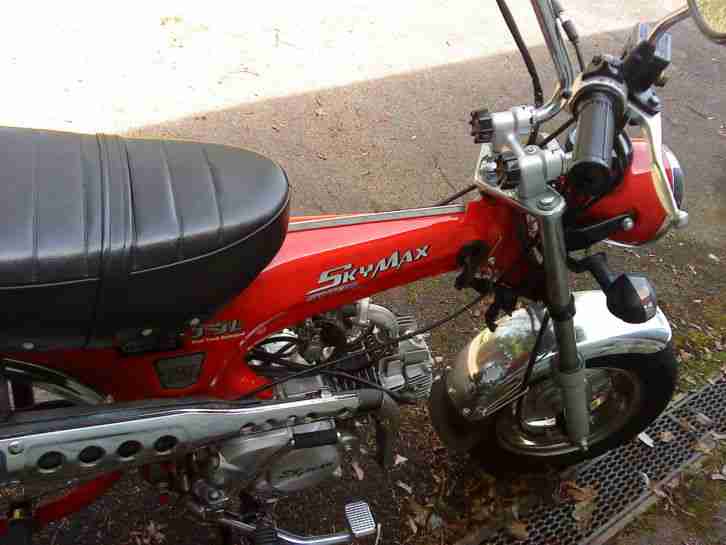 Skyteam Honda Dax Motorrad Moped 125er Rot Erste Hand 2800 Km