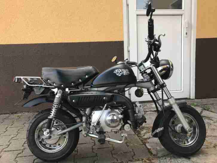 Skyteam Monkey Replika