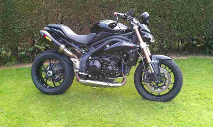 Speed Triple 1050 ABS Streetfighter mit 153PS