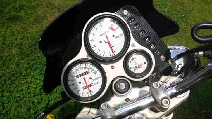 Speed Triple 955i bj 98 25500km ital.Papiere