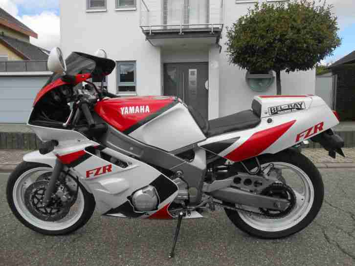 Sportlich schicke Yamaha FZR 600 3HE; 92 PS;Tüv 6/16;Extras;Garage; TOPZUSTAND !