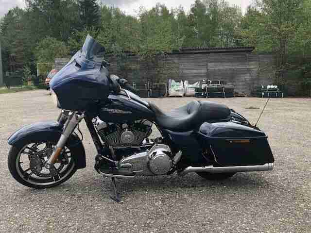 Street Glide FLHX