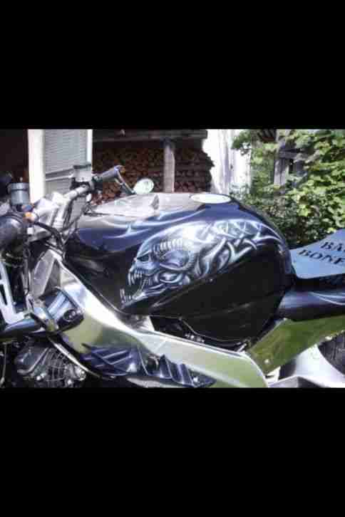 Streetfighter; Aprilia RSV Mille 1000
