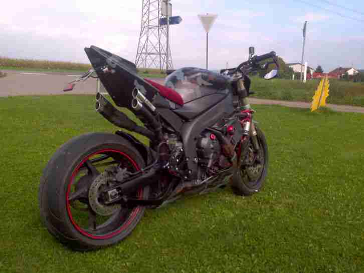 Streetfighter / Nakedbike Yamaha YZF R1 ink. Hebebühne und Zubehör