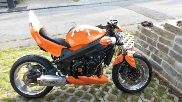 Streetfighter Triumph Speed Four 600