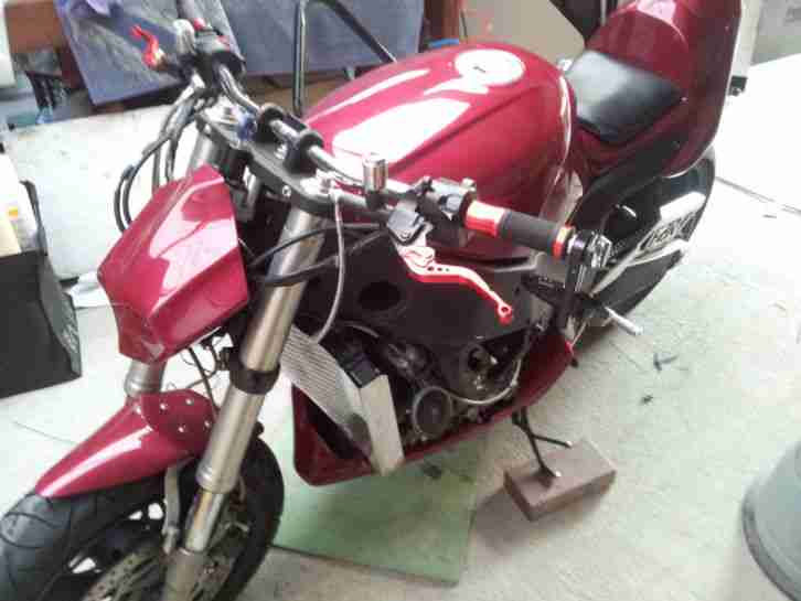 Streetfighter Yamaha FZR 1000 3LE