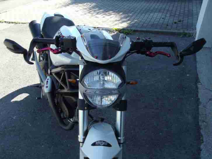 Super Ducati 696