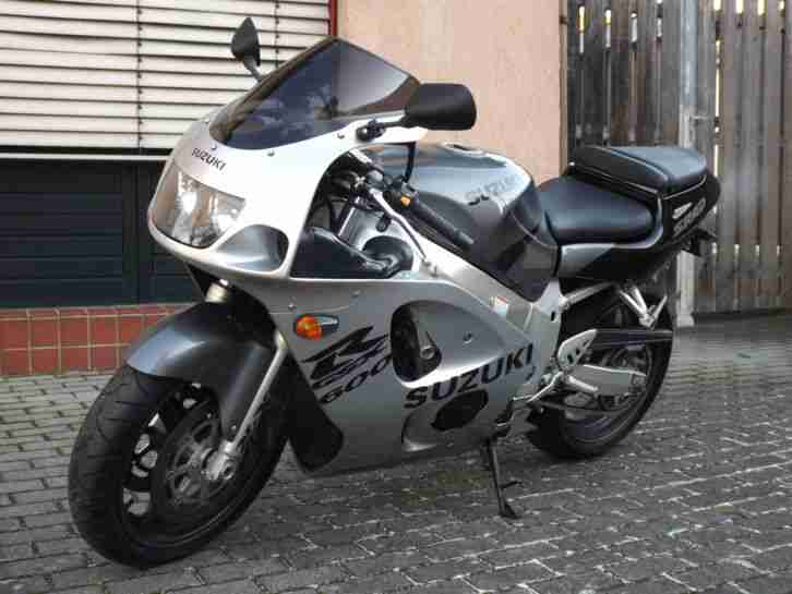 Superbike GSXR 600 SRAD