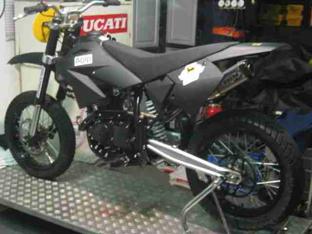 Supermoto 125 4 Takt Agip Design CPI