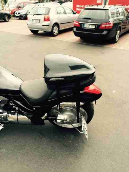 Suzuki 1800 Intruder