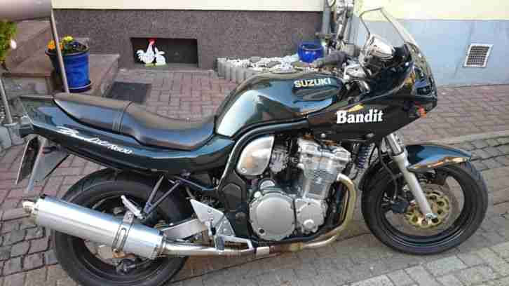 Suzuki Bandit GSF 600N Motorrad grün mit Verkleidung Modell GN77B