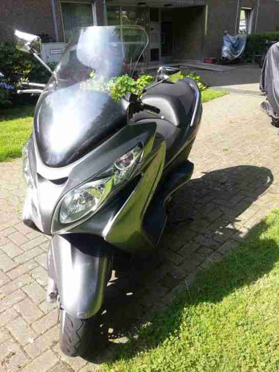 Suzuki Burgman 400