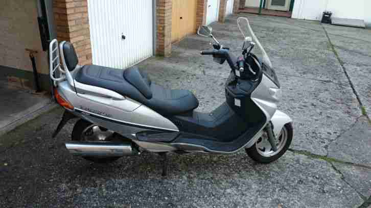 Suzuki Burgman 400 Silber Metallic Garagengepflegt