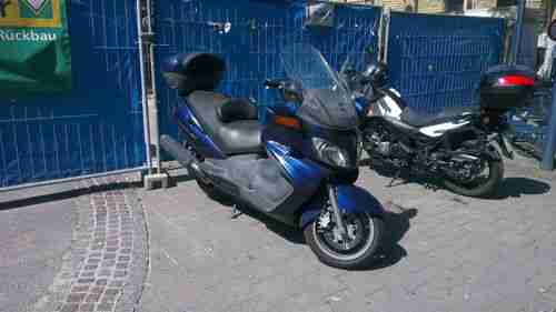 Suzuki Burgman 650 N blau mit 41.700 KM