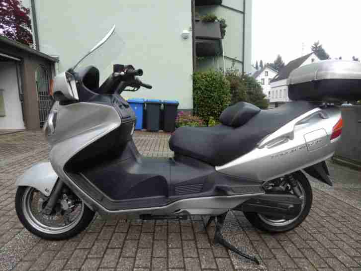 Suzuki Burgman AN 650, Bj. 2005, TÜV 6/2017, silber-met, Top-Case, Super-Zustand