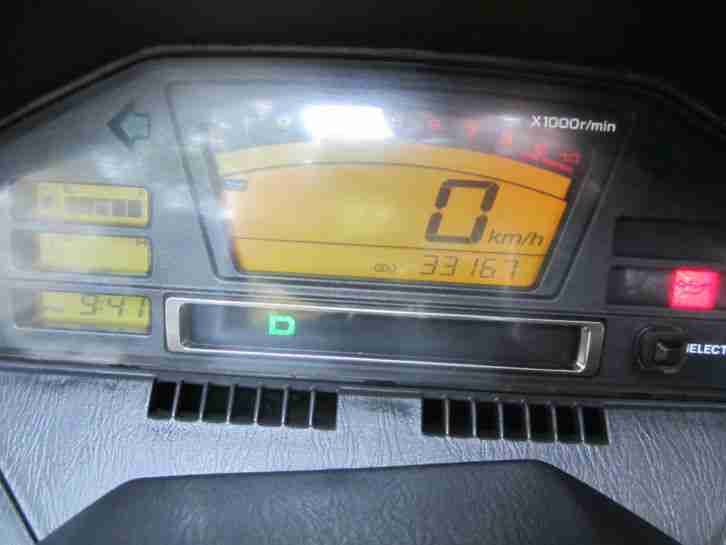 Suzuki Burgman AN 650 Griffheizung,Topcase, Seitenkoffer,Bj.2002,Tüv 03/17