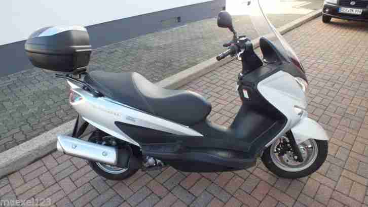 Suzuki Burgmann 125 UH ROLLER,-NEUWERTIG - nur 445 km -TOP ROLLER- NP.war 5230 €
