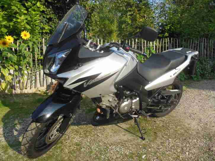 Suzuki DL 650 V Strom, Baujahr 03/2005, Farbe Silber