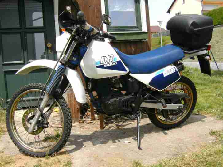 Suzuki DR 125 offen / HU bis 05/2016 ohne Mängel / an Bastler Springt nicht an