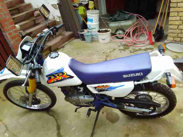 Suzuki DR Dual Sport