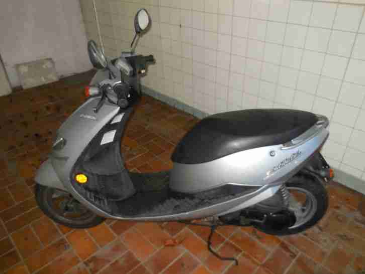 Suzuki Estilete 50 Marken Roller Silber met. , 2-Takter, erst 6650 Laufl. (TOP)