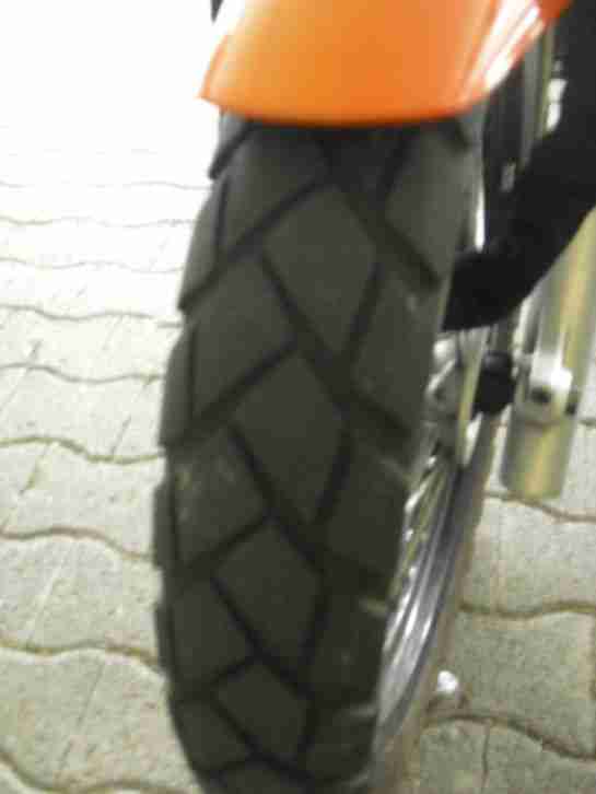 Suzuki Freewind XF 650 mit Koffer Set - Tüv 2016 / Motorrad mit Extras + Helm